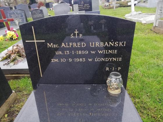 53183059_2130906210350680_2384829768479539200_n